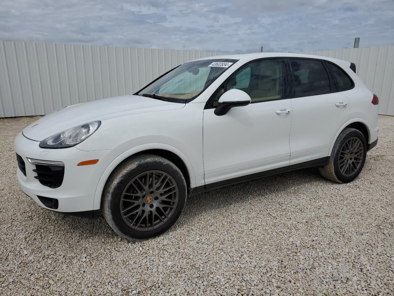 PORSCHE CAYENNE 2017 wp1aa2a27hka83437