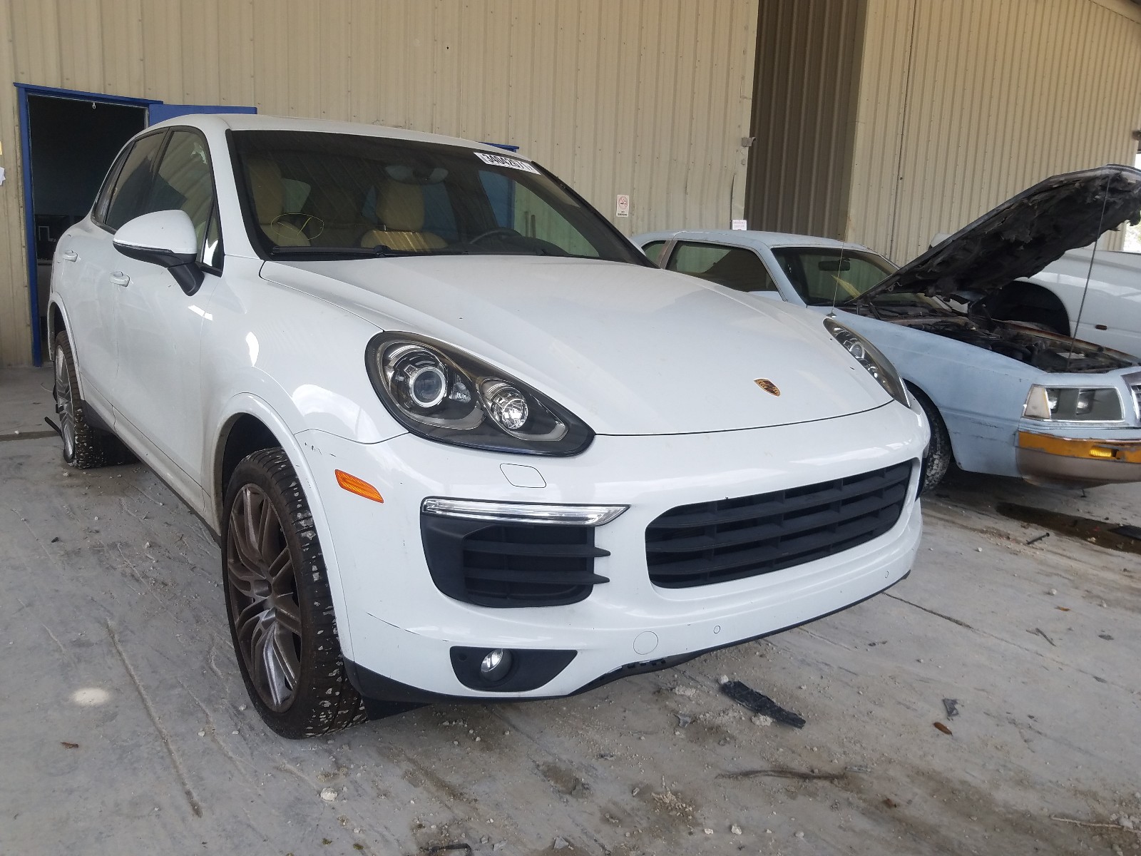 PORSCHE CAYENNE 2018 wp1aa2a28jka05996