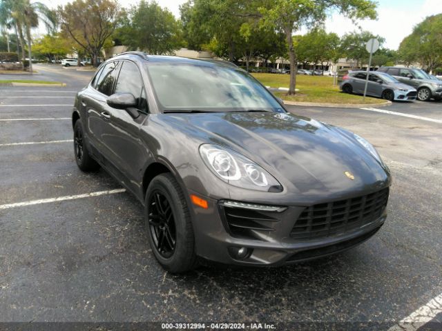 PORSCHE MACAN 2017 wp1aa2a50hlb81696