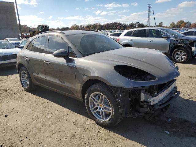 PORSCHE MACAN 2018 wp1aa2a50jlb00413