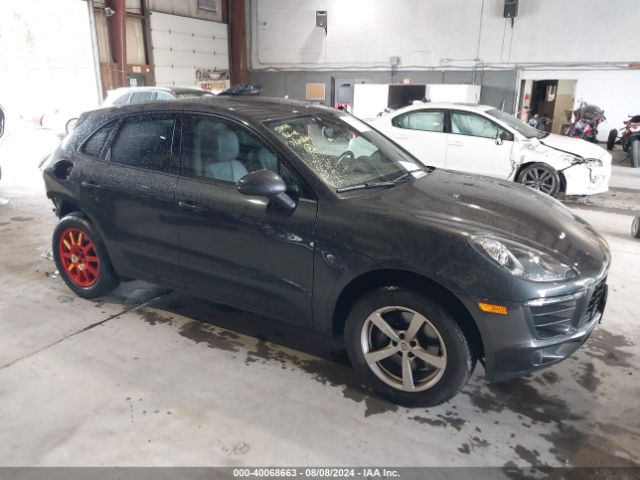 PORSCHE MACAN 2018 wp1aa2a51jlb17043