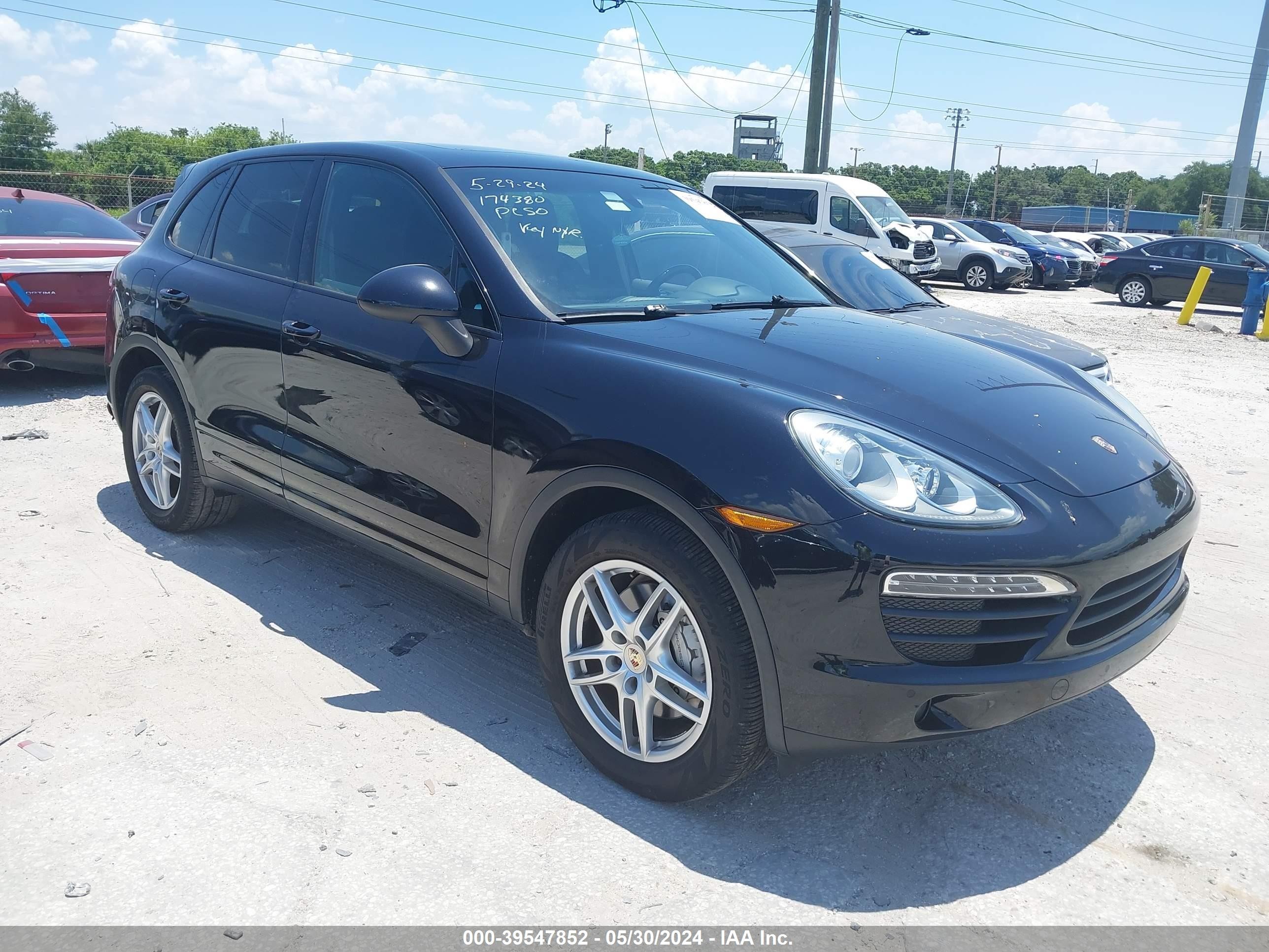 PORSCHE CAYENNE 2012 wp1ab2a23cla42707