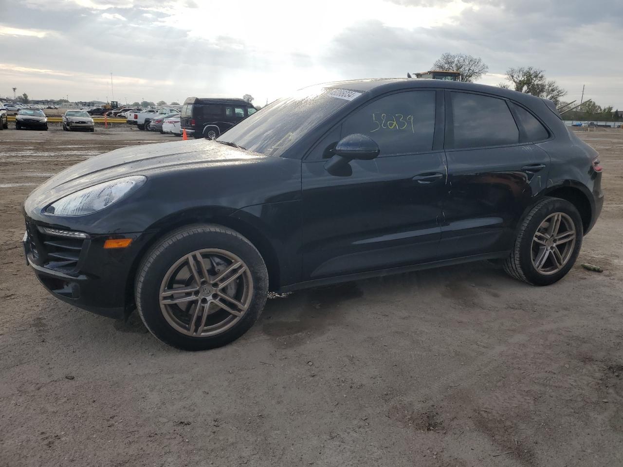 PORSCHE MACAN 2017 wp1ab2a52hlb10304