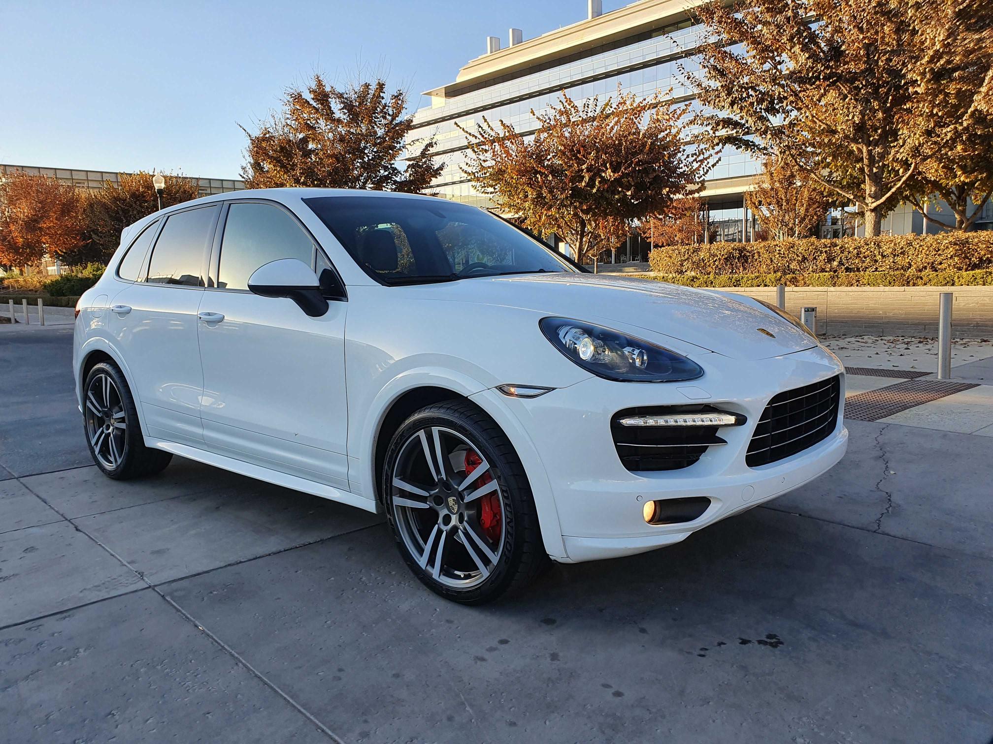 PORSCHE CAYENNE GT 2013 wp1ad2a24dla70107