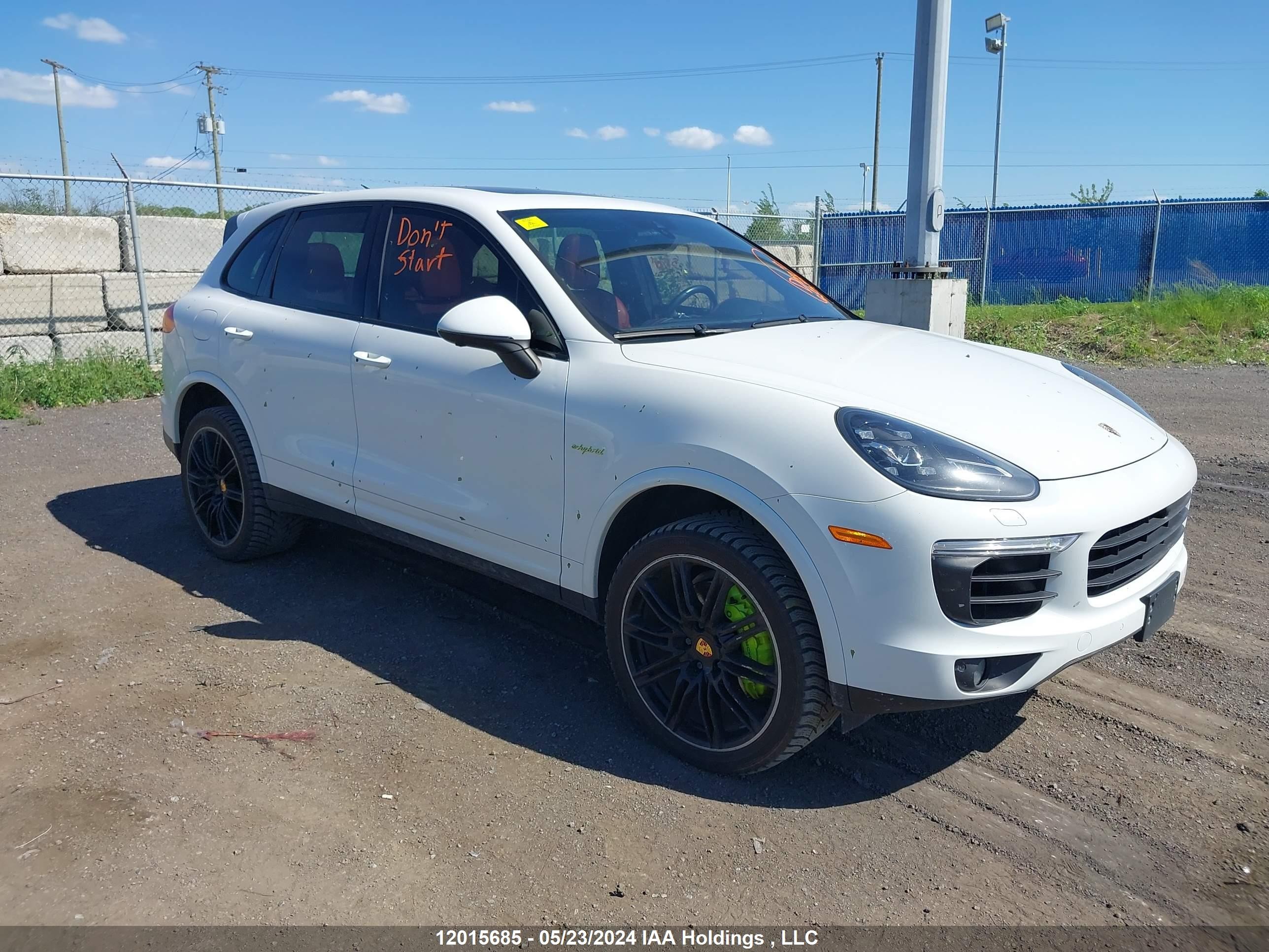 PORSCHE CAYENNE 2017 wp1ae2a22hla71453