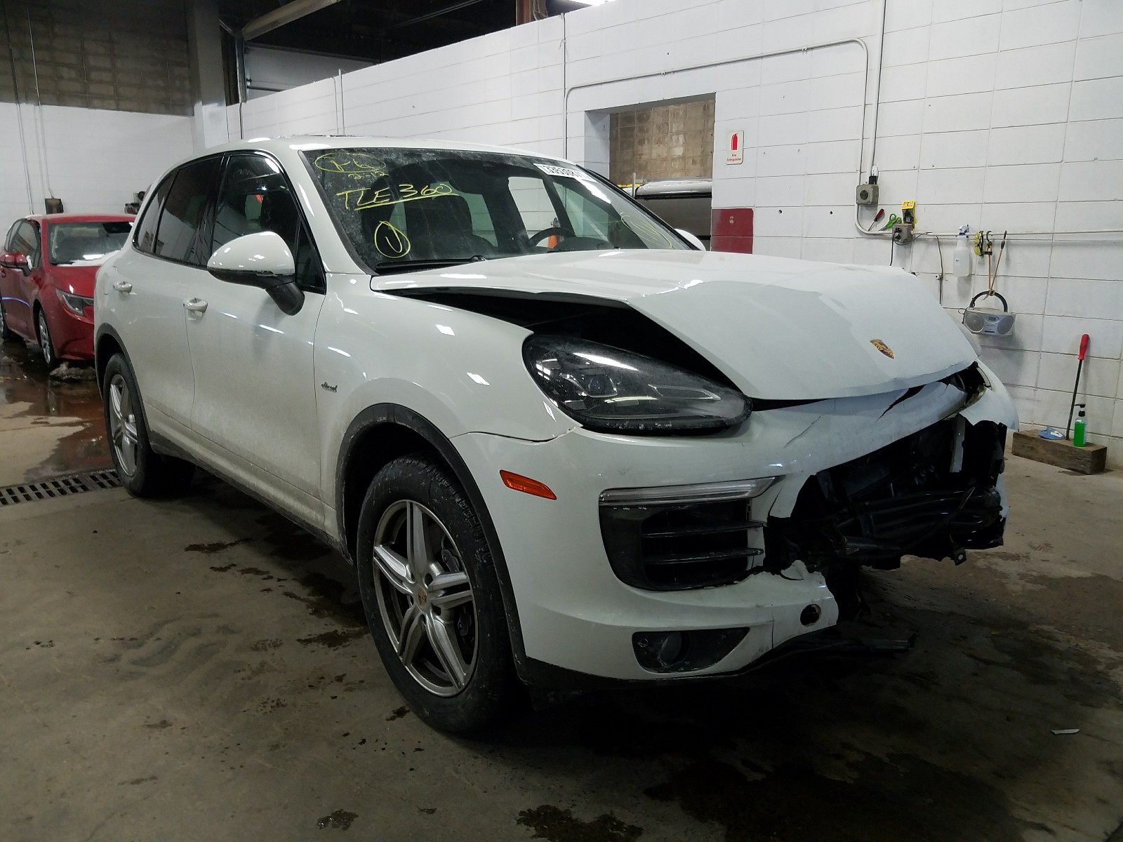 PORSCHE CAYENNE 2015 wp1af2a29fla41067