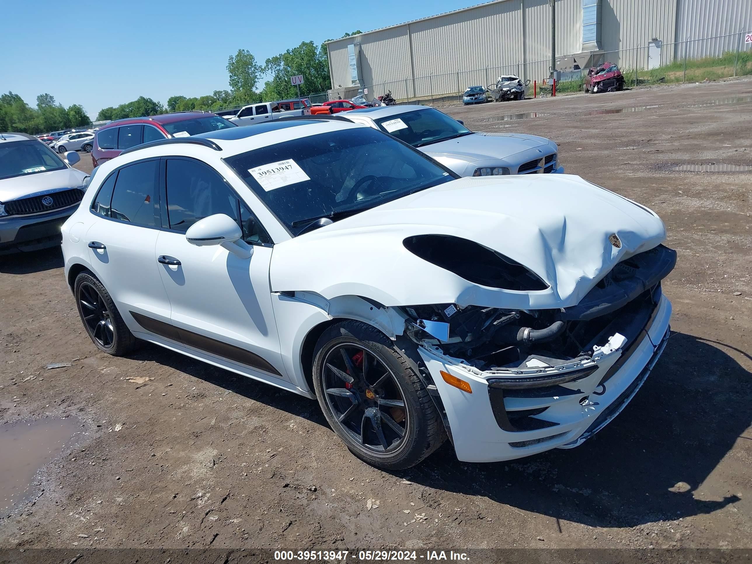 PORSCHE MACAN 2017 wp1ag2a56hlb55974