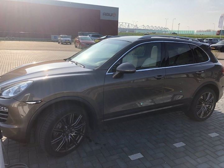 PORSCHE CAYENNE 2013 wp1zzz92zdla30563