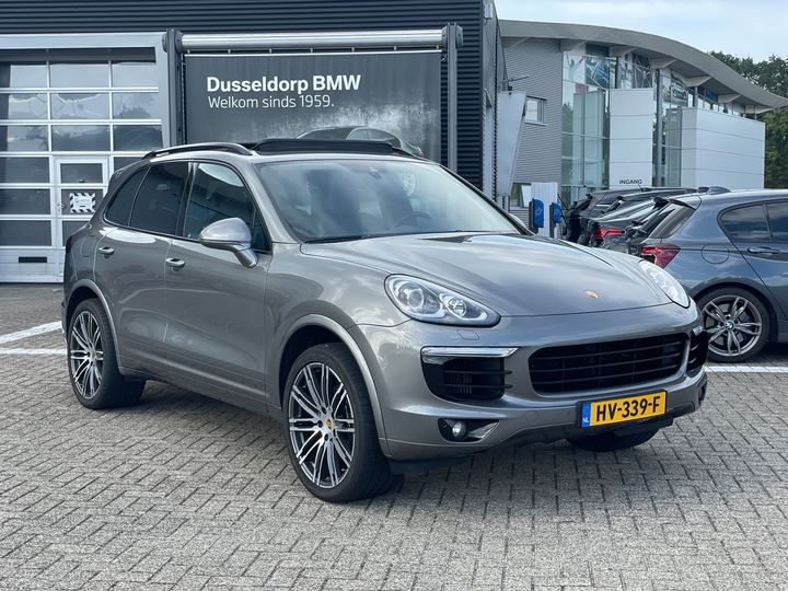 PORSCHE CAYENNE 2016 wp1zzz92zfla41204