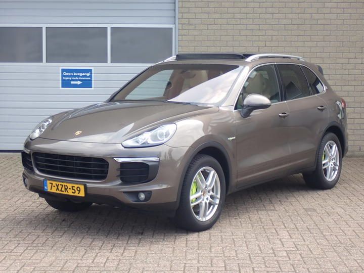 PORSCHE CAYENNE 2014 wp1zzz92zfla50702