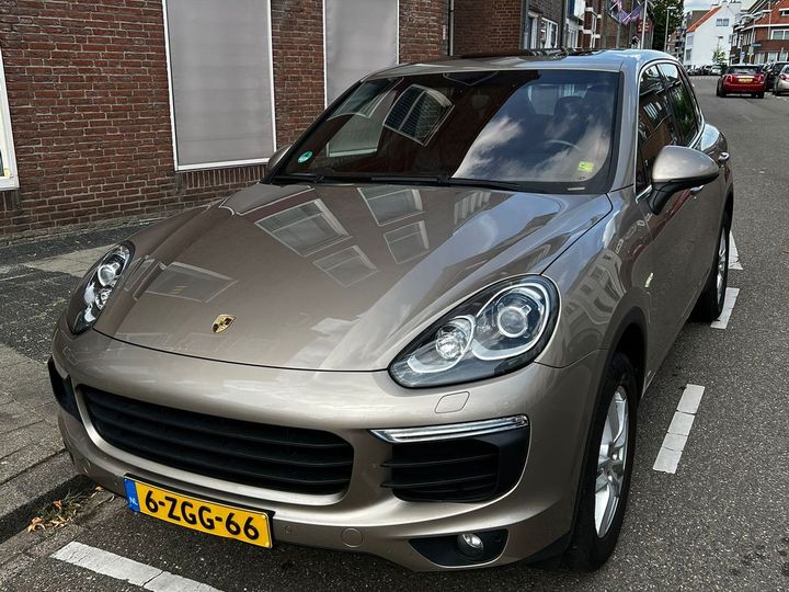 PORSCHE CAYENNE 2015 wp1zzz92zfla51272