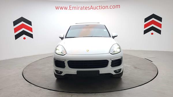 PORSCHE CAYENNE 2016 wp1zzz92zgka08177