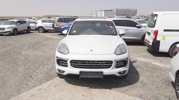 PORSCHE CAYENNE 2016 wp1zzz92zgka15942