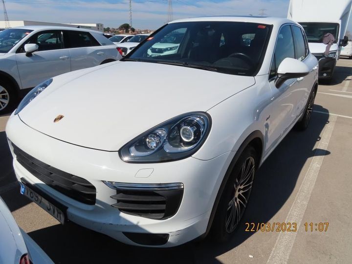 PORSCHE CAYENNE 2016 wp1zzz92zgla46901