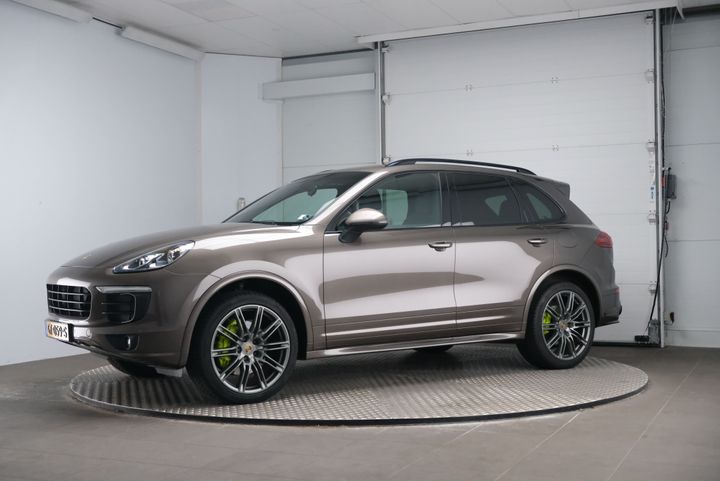 PORSCHE CAYENNE 2015 wp1zzz92zgla59393