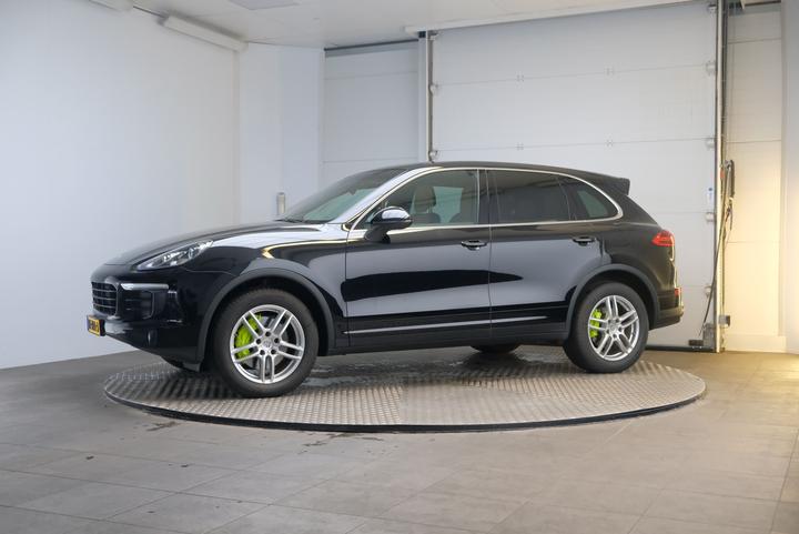 PORSCHE CAYENNE 2015 wp1zzz92zgla61117