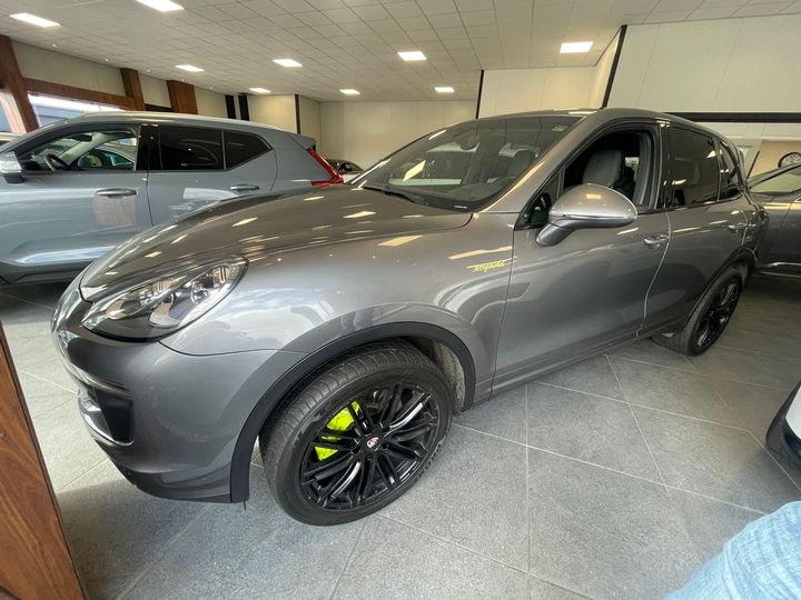 PORSCHE CAYENNE 2015 wp1zzz92zgla61282