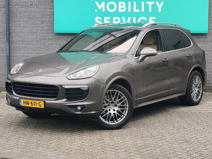 PORSCHE CAYENNE 2015 wp1zzz92zgla62462