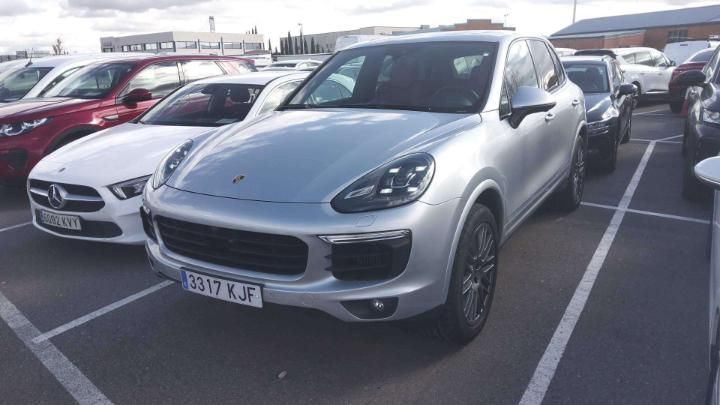 PORSCHE CAYENNE 2018 wp1zzz92zjka41656