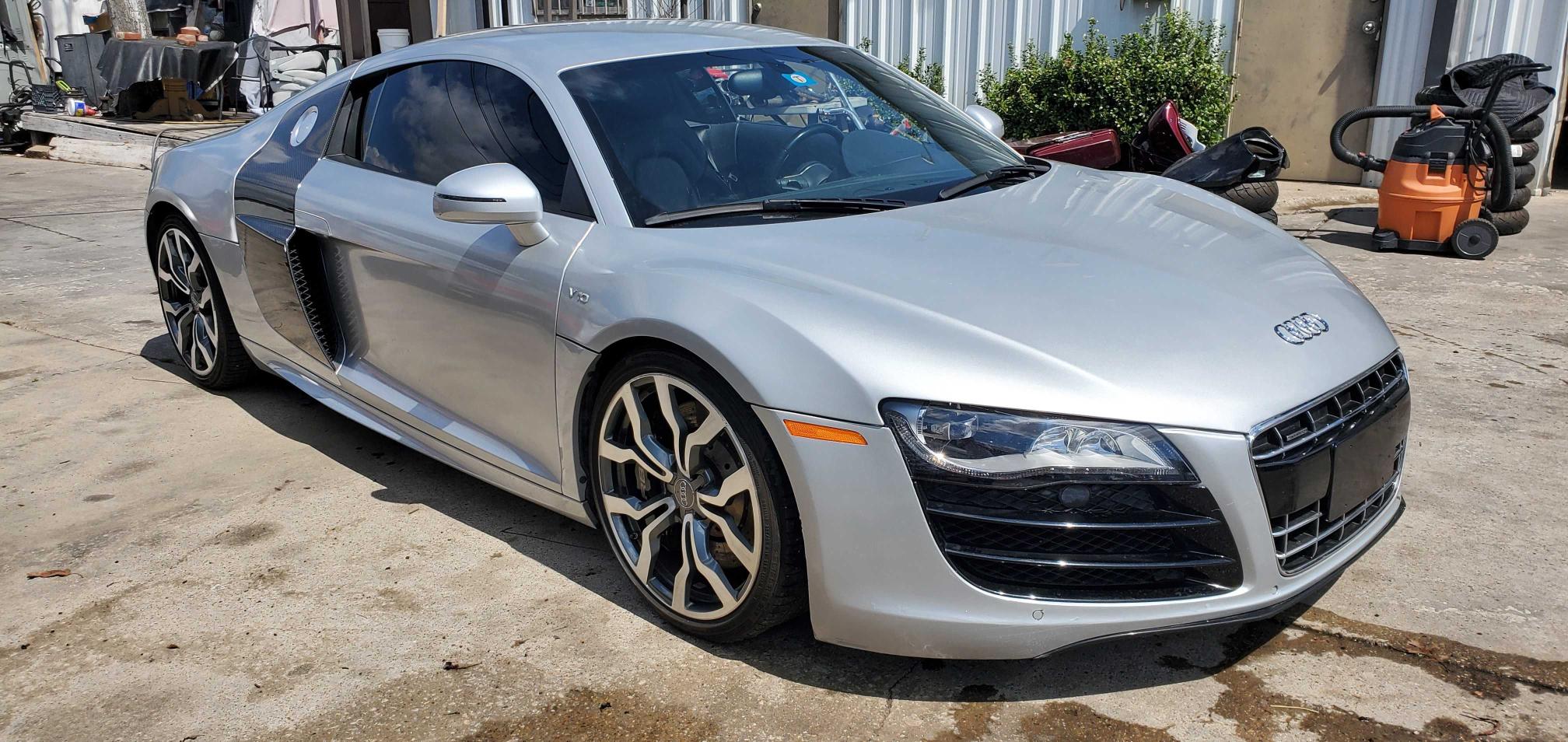 AUDI R8 2010 wuaanafg0an000233