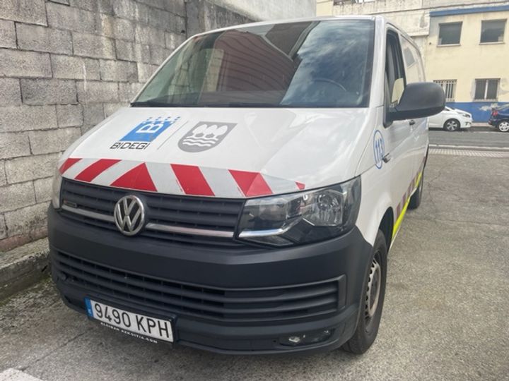 VOLKSWAGEN TRANSPORTER 2018 wv1zzz7hzkh009985