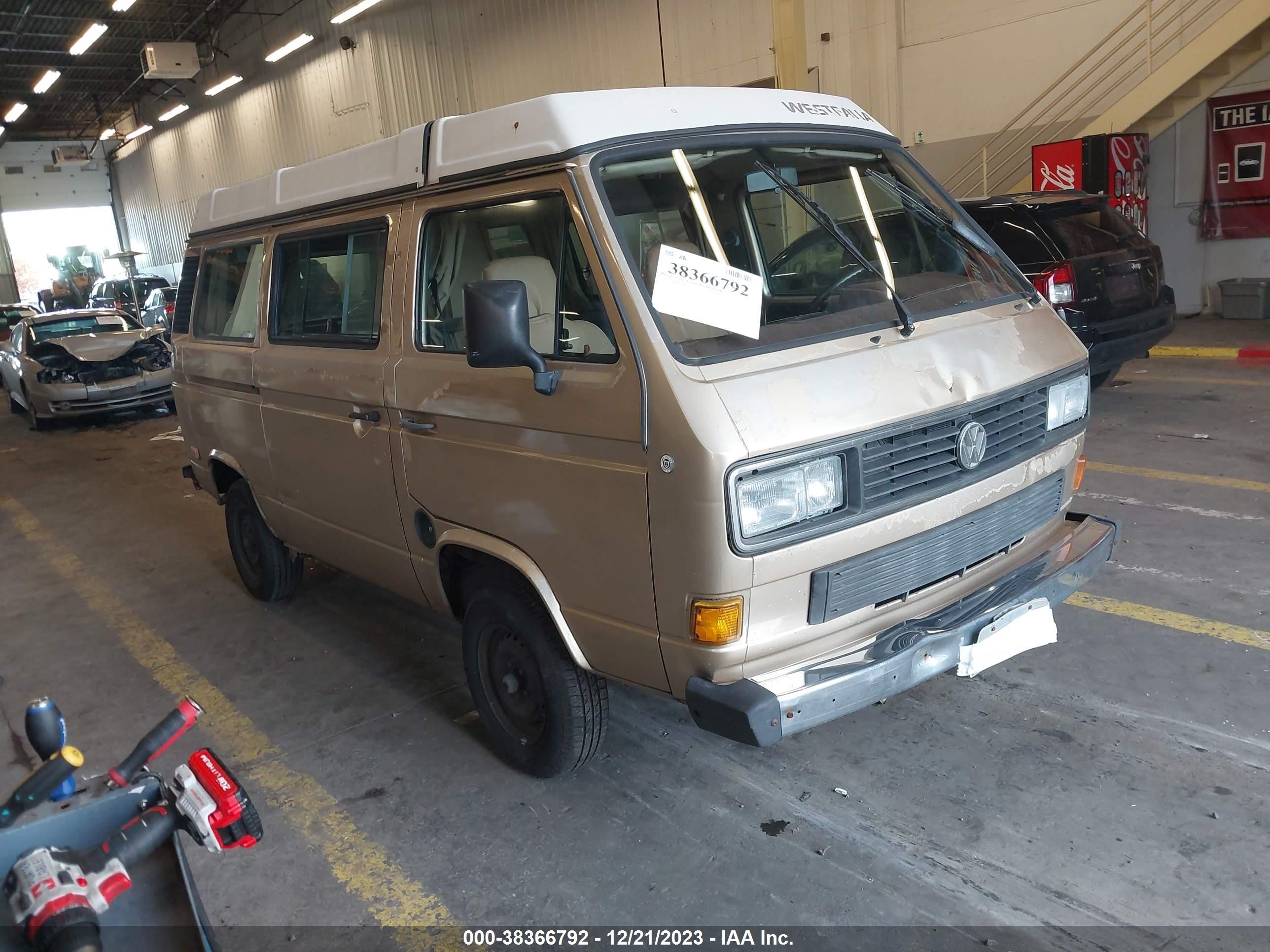 VOLKSWAGEN NULL 1986 wv2xb0251gh081198