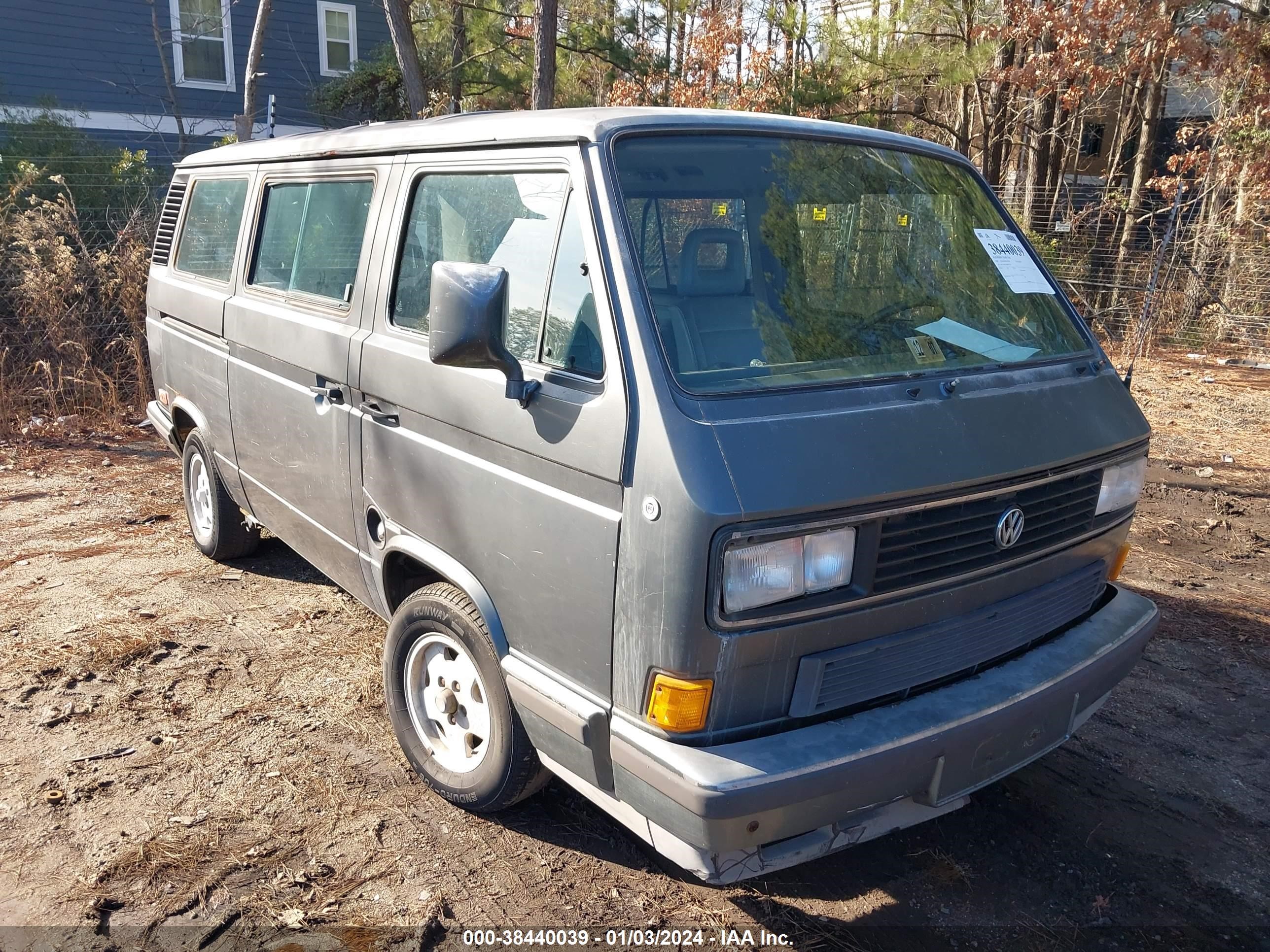 VOLKSWAGEN NULL 1987 wv2yb0253hh057426