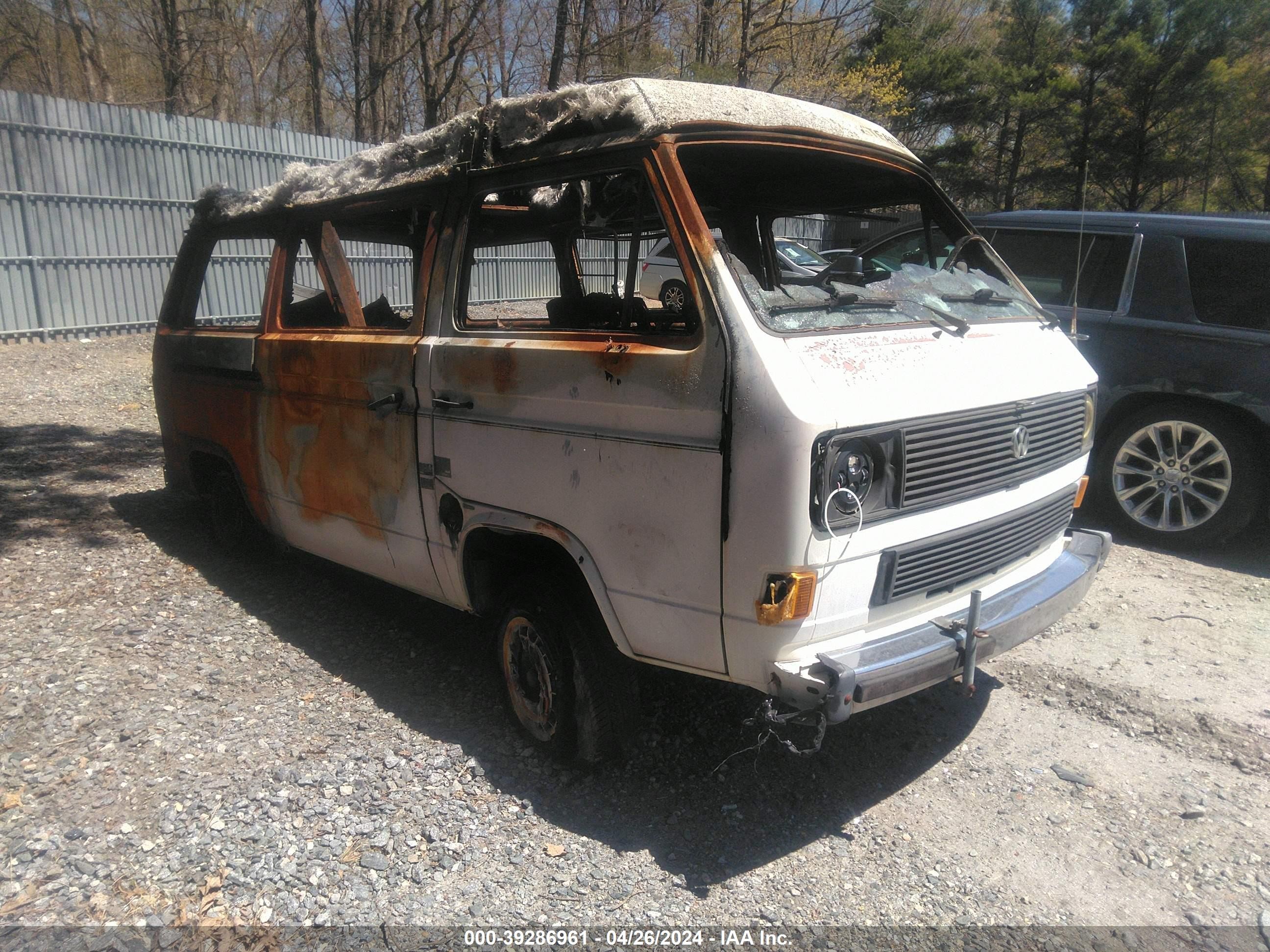 VOLKSWAGEN NULL 1985 wv2zb0256fh116891