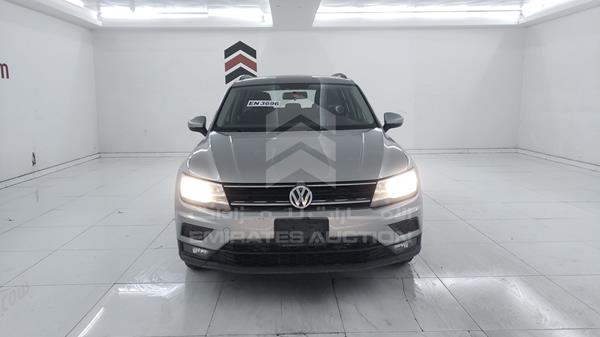 VOLKSWAGEN TIGUAN 2018 wvgae2ax8jw964823