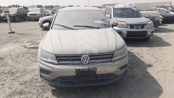 VOLKSWAGEN TIGUAN 2018 wvgae2ax8jw965244