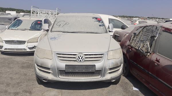 VOLKSWAGEN TOUAREG 2010 wvgal27l0ad018706