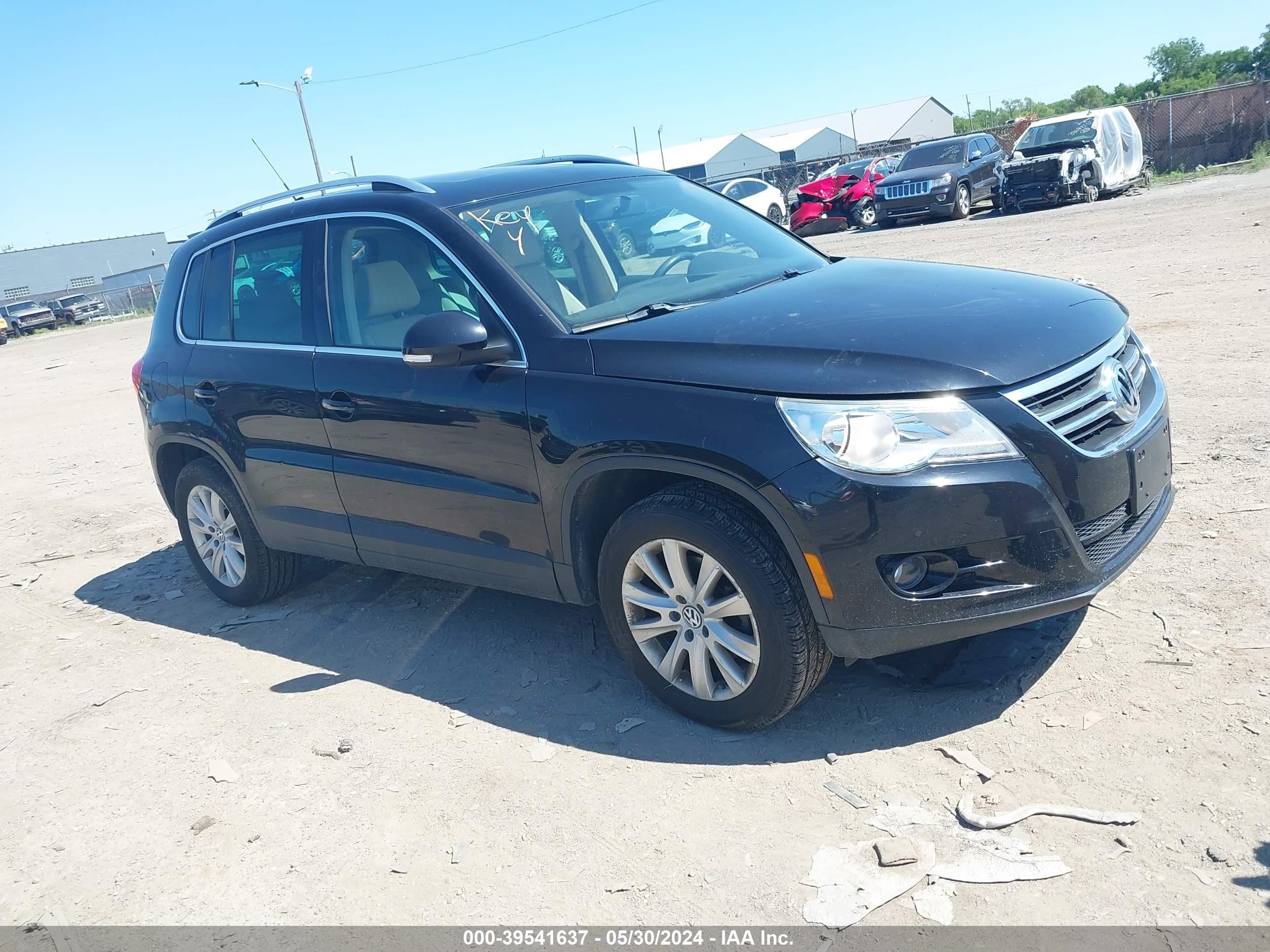 VOLKSWAGEN TIGUAN 2009 wvgav75n89w002457