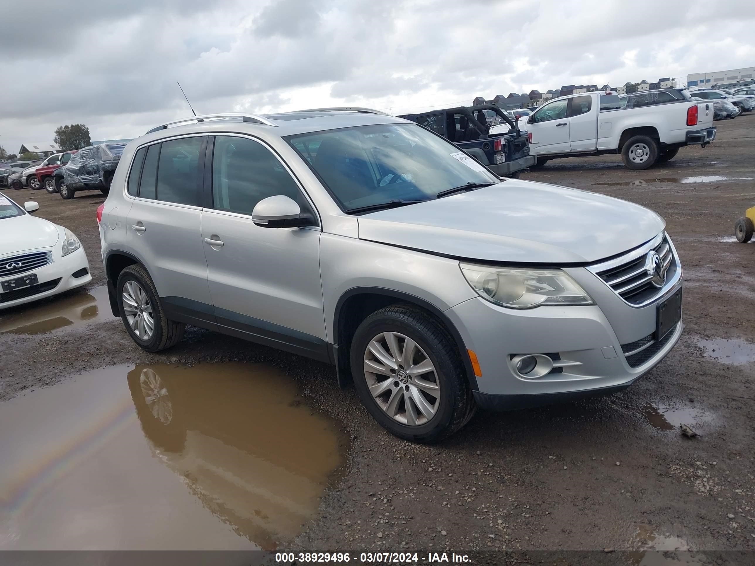 VOLKSWAGEN TIGUAN 2009 wvgav75n89w525851