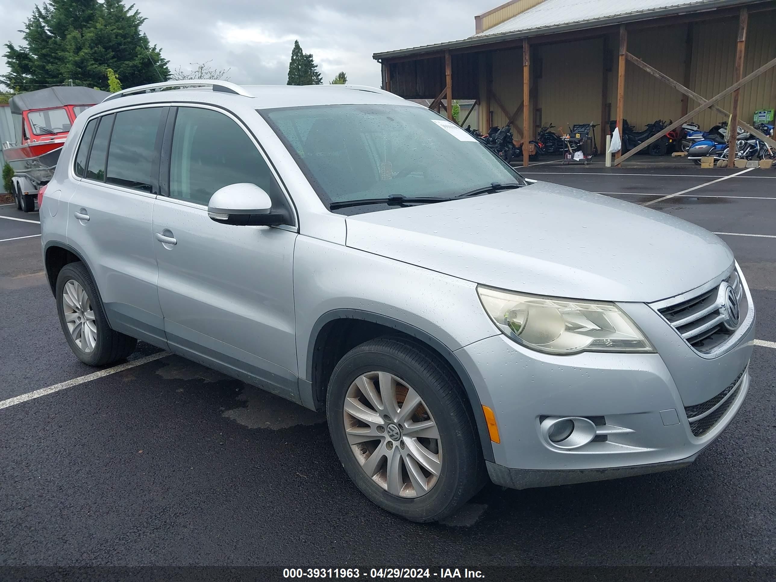 VOLKSWAGEN TIGUAN 2009 wvgav75n99w527284