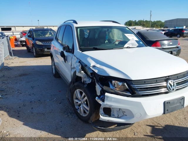 VOLKSWAGEN TIGUAN 2015 wvgav7ax0fw562220