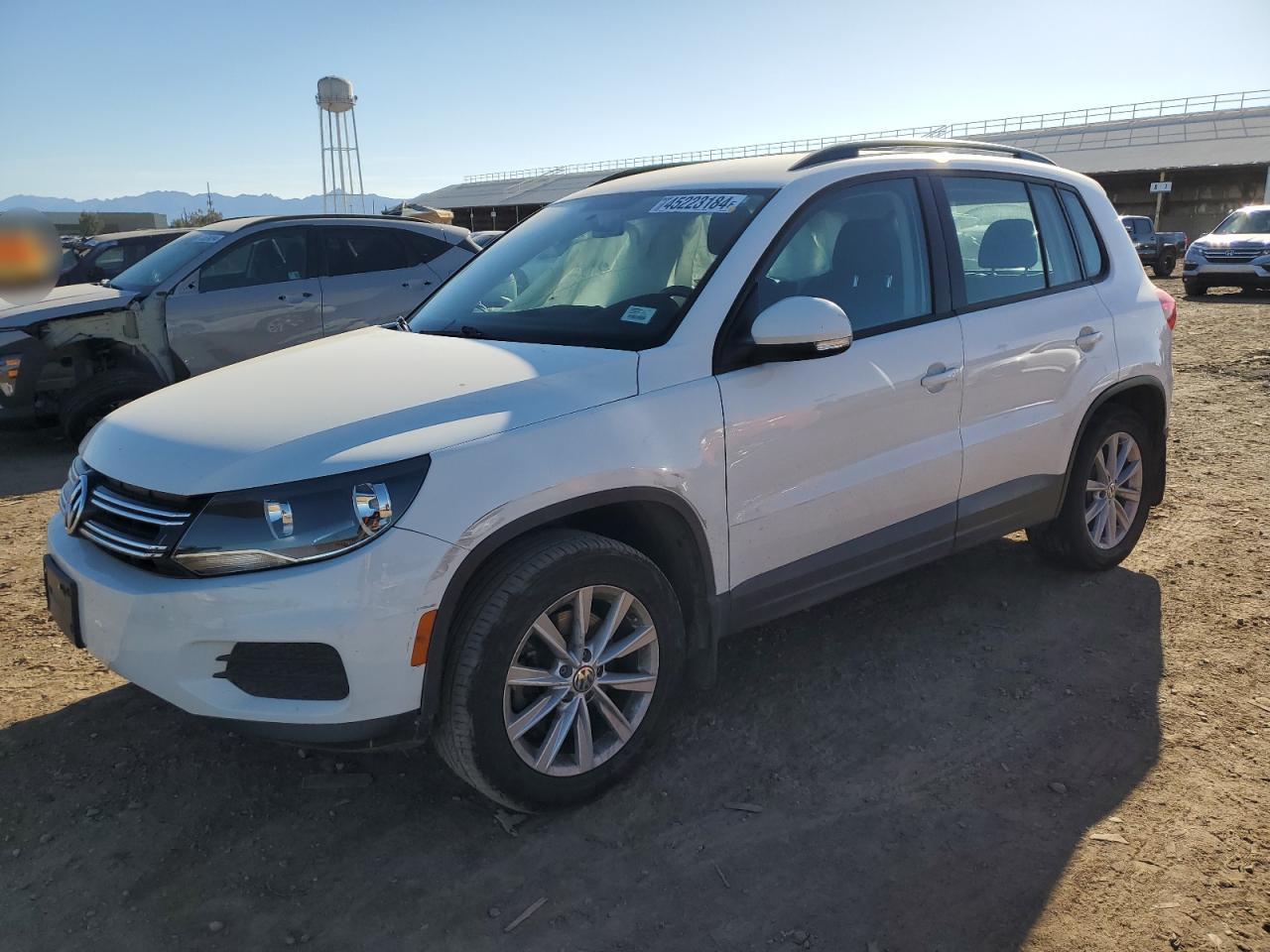 VOLKSWAGEN TIGUAN 2017 wvgav7ax0hk044960