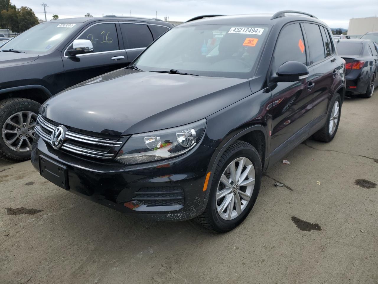 VOLKSWAGEN TIGUAN 2017 wvgav7ax0hk049432