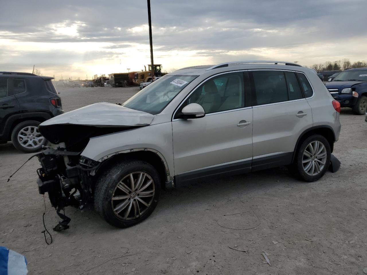 VOLKSWAGEN TIGUAN 2012 wvgav7ax1cw520683