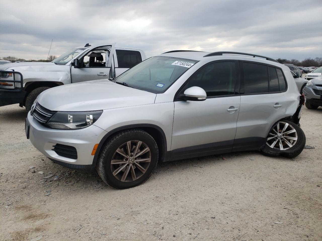 VOLKSWAGEN TIGUAN 2015 wvgav7ax1fw570567