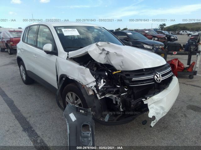 VOLKSWAGEN TIGUAN 2017 wvgav7ax1hk049178