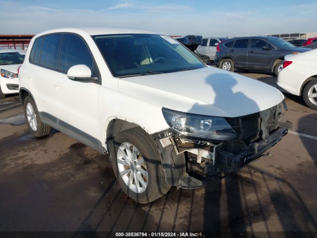 VOLKSWAGEN TIGUAN 2017 wvgav7ax1hk053926