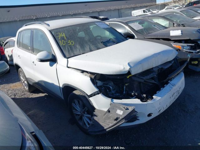 VOLKSWAGEN TIGUAN 2017 wvgav7ax1hk054834