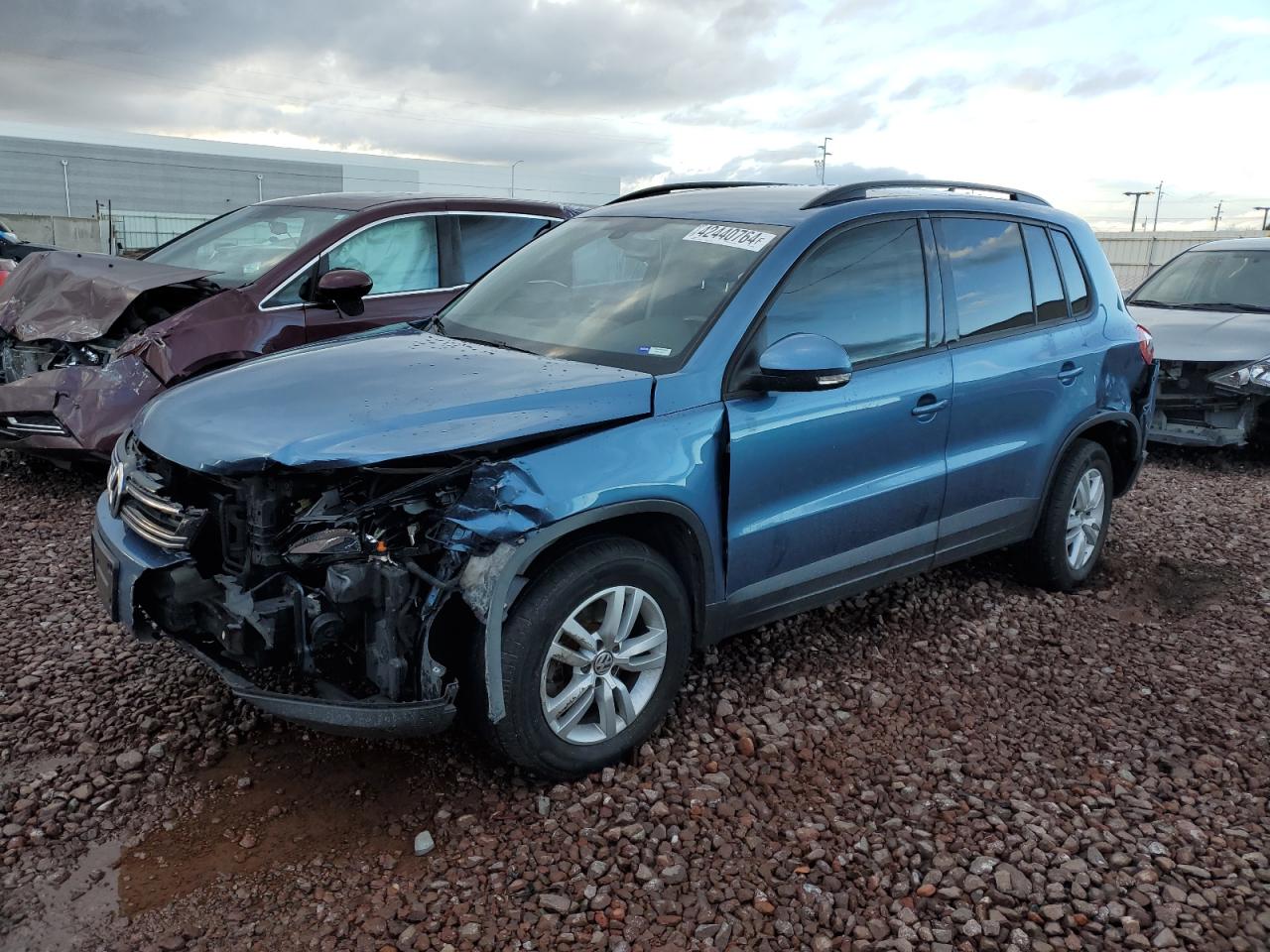 VOLKSWAGEN TIGUAN 2017 wvgav7ax1hw505379