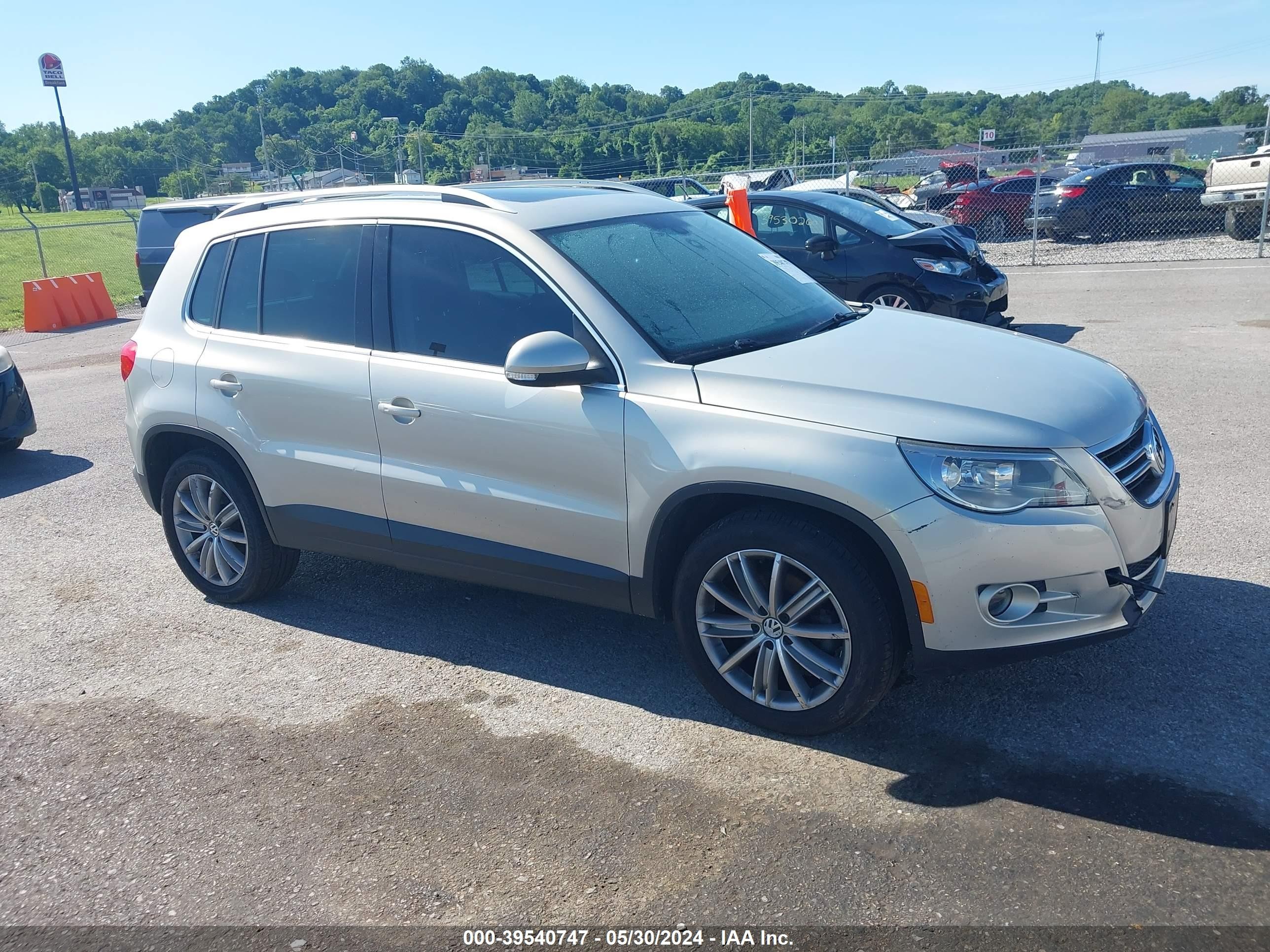 VOLKSWAGEN TIGUAN 2011 wvgav7ax2bw543744