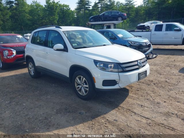 VOLKSWAGEN TIGUAN 2016 wvgav7ax2gk000246