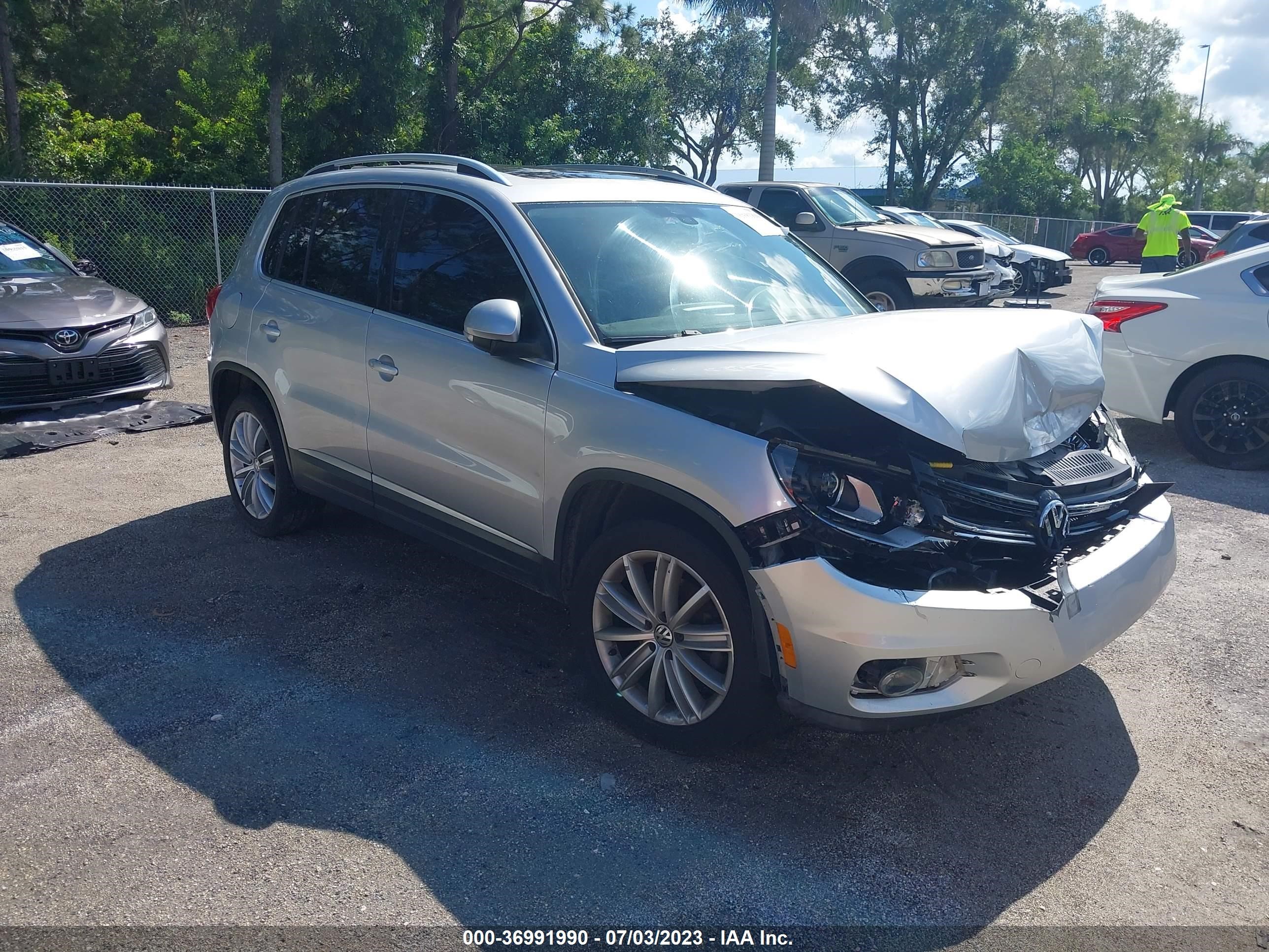 VOLKSWAGEN TIGUAN 2016 wvgav7ax2gw523405