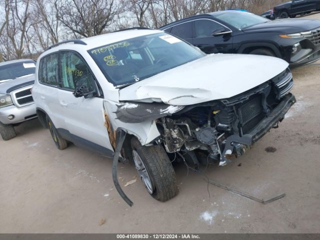 VOLKSWAGEN TIGUAN 2017 wvgav7ax2hk014441