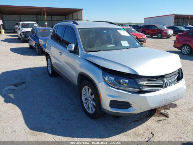 VOLKSWAGEN TIGUAN 2017 wvgav7ax2hk046905