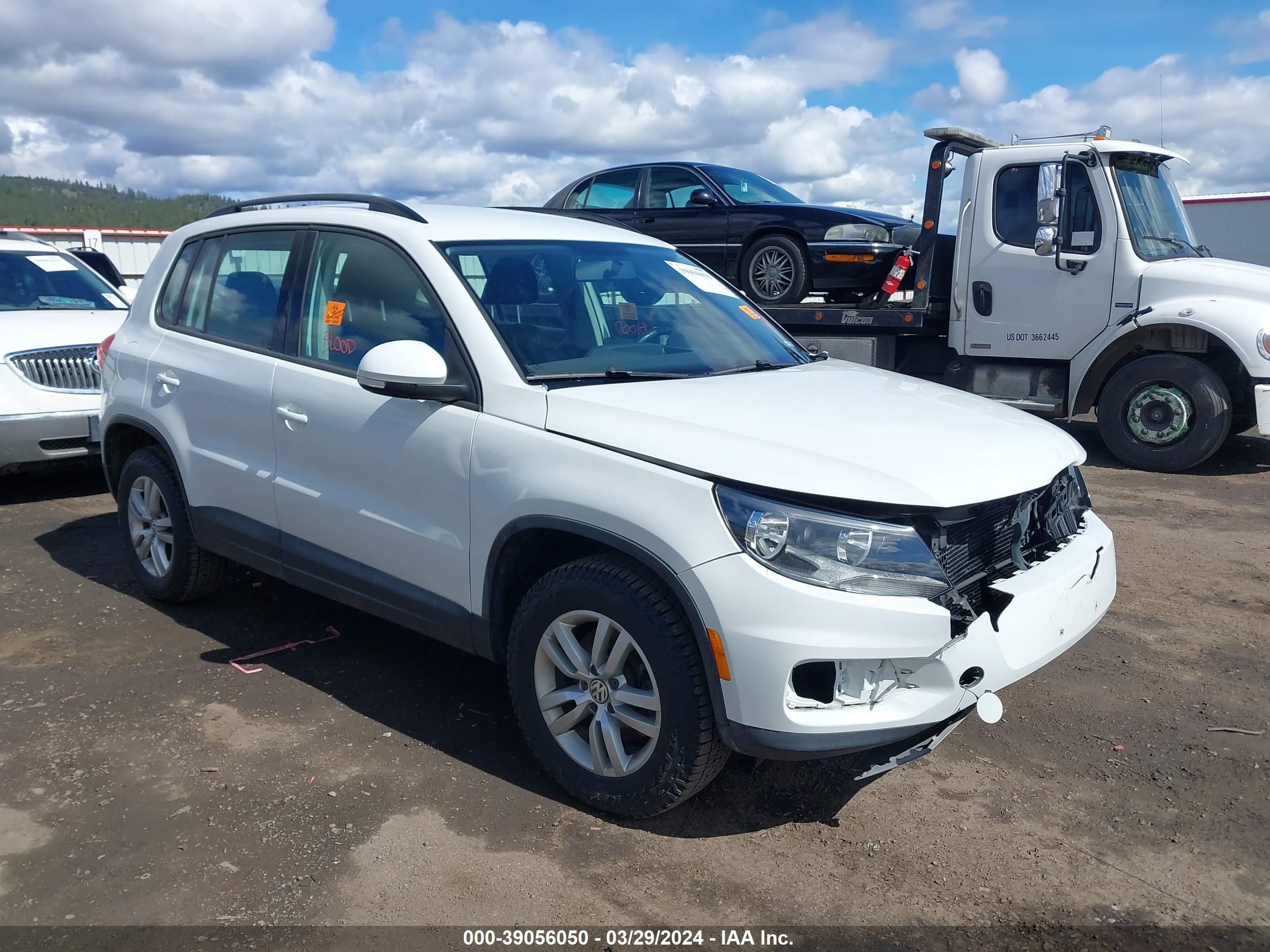 VOLKSWAGEN TIGUAN 2015 wvgav7ax3fw594501