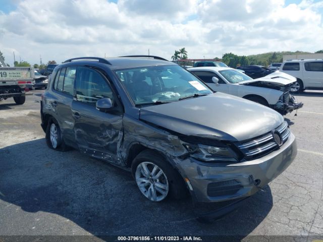 VOLKSWAGEN TIGUAN 2016 wvgav7ax3gw563976